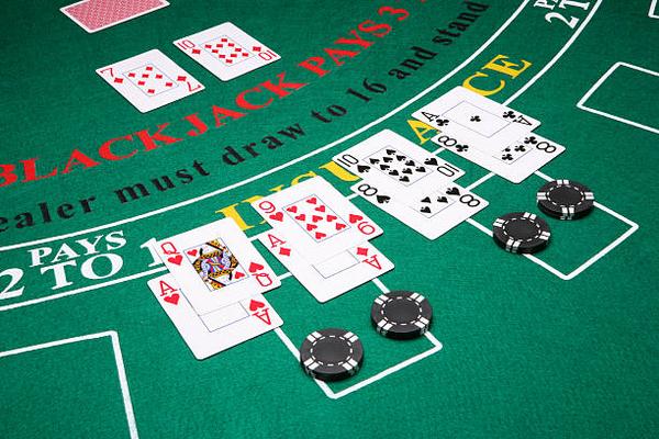 Try Popular Card Game Formats at the best online casino Singapore for Gamers